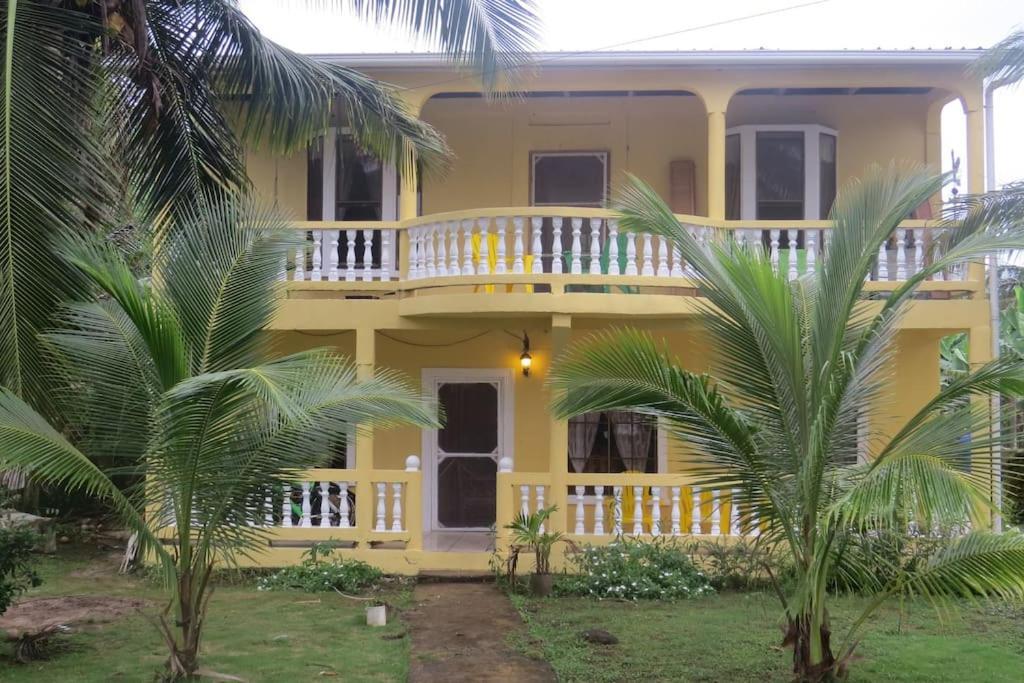 Lulu Beach Hotel Corn Island Eksteriør billede